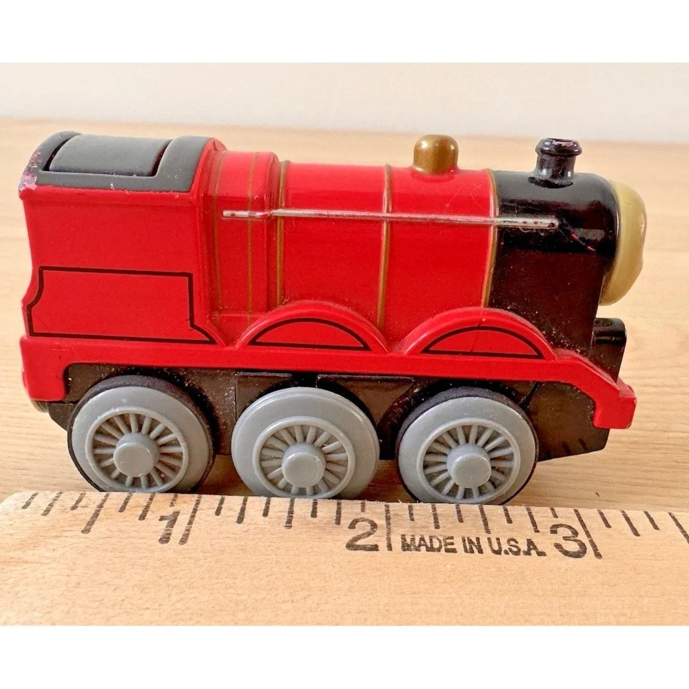 Thomas Wooden Railway James Engine 2002 Learning Curve Magnetic Train Red Toy